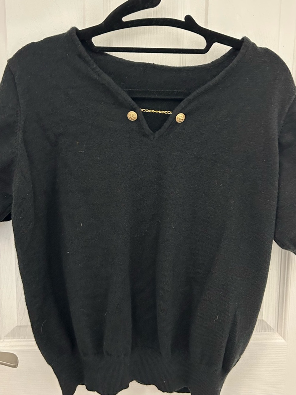 Black Shirt-Sleeved Sweater with Gold Chain, Sz L